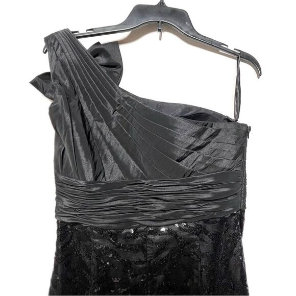 Tony Bowls One Shoulder Bow Sequins Fit and Flare Gown in Black 10 - Picture 9 of 15